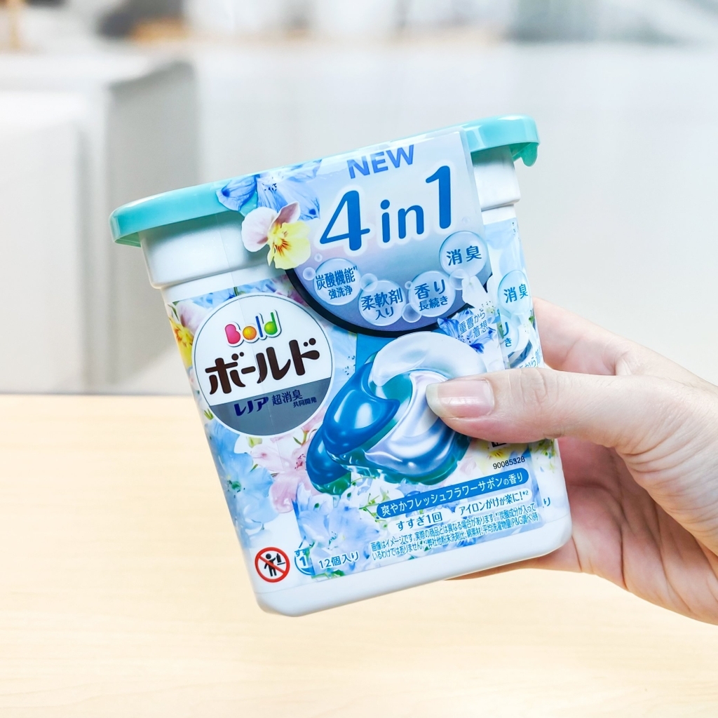 Viên giặt xả Gel Ball Bold 4 in 1 hộp 12 viên xanh ( hương thảo mộc) -