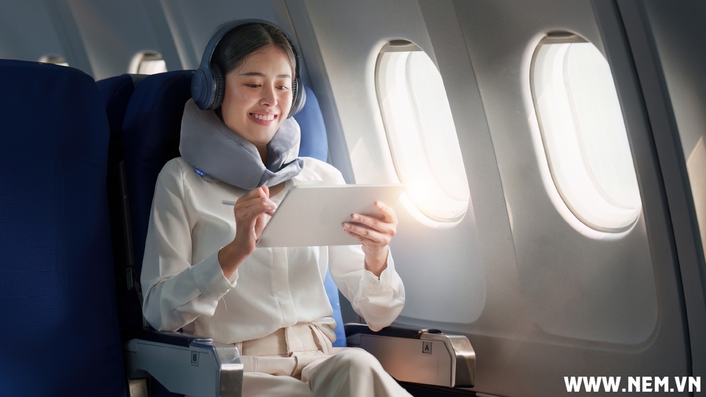 GỐI CAO SU TRAVELMATE LUX - LIÊN Á