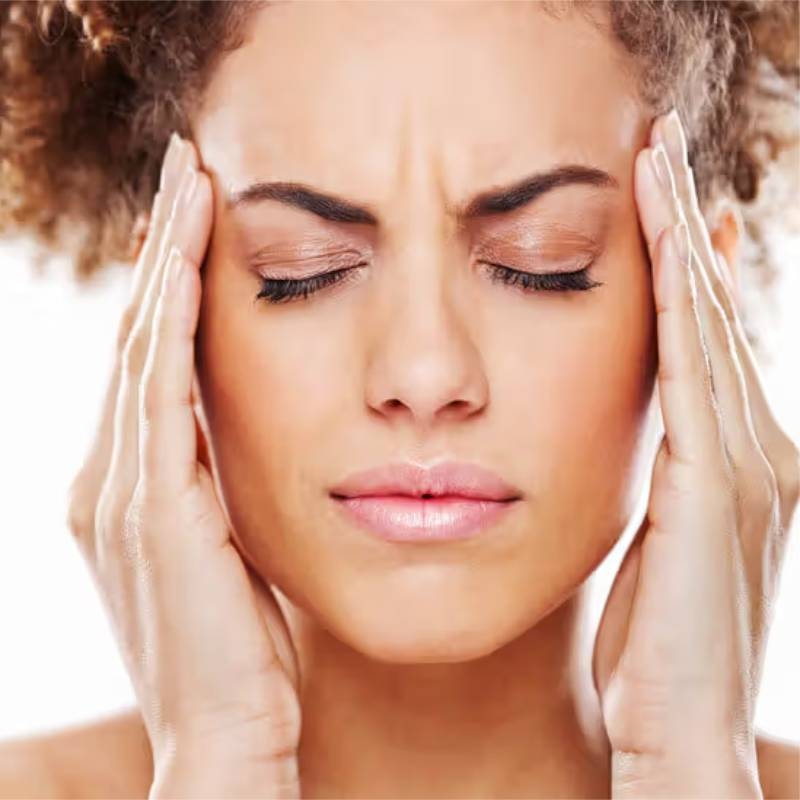 Đau đầu do thay đổi thời tiết: Biểu hiện, điều trị và ngăn ngừa ra sao?