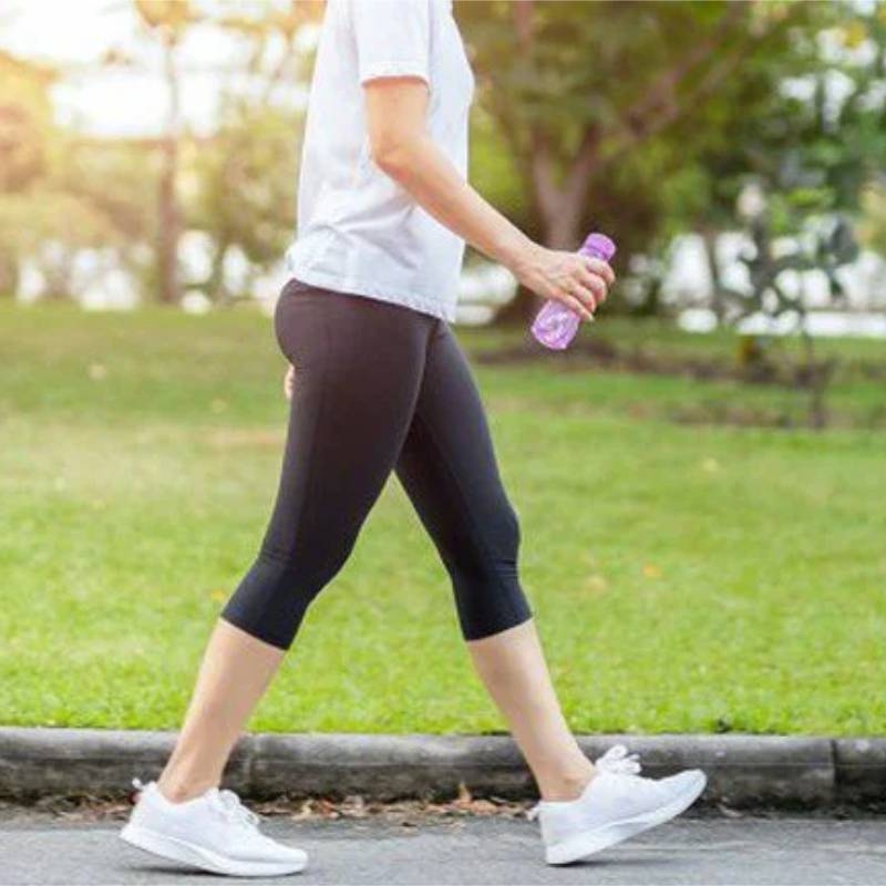 Đau khớp gối có nên đi bộ không?