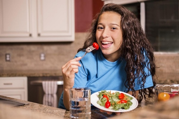 Thực phẩm giúp trẻ phát triển toàn diện trong giai đoạn dậy thì