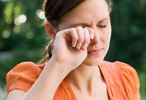 Mờ mắt đột ngột - nhiều bệnh lý nguy hiểm