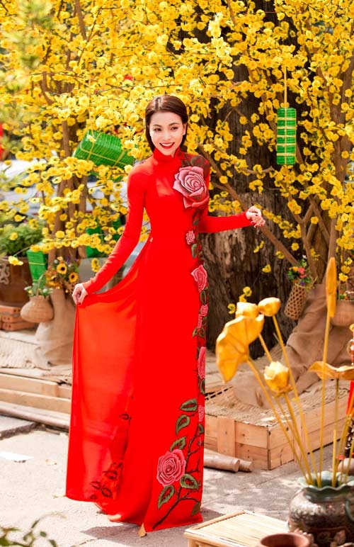12 kiểu tóc với hoa ngọt ngào cho mùa xuân