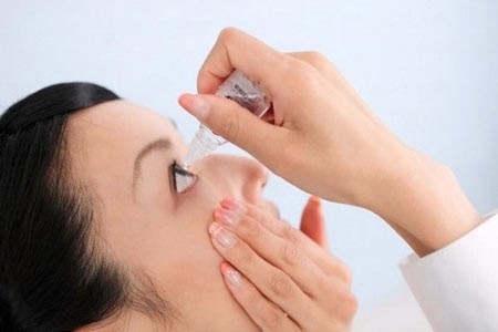 Cách xử trí khi côn trùng bay vào mắt