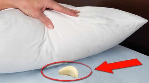 Hãy thử đặt một tép tỏi dưới gối khi ngủ, đảm bảo điều bất ngờ xảy ra