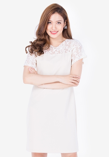 Đầm suông Lovadova phối ren màu be