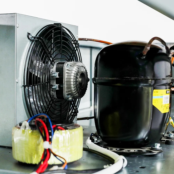 Tủ mát ALASKA 3 cánh LC 1500C3  Dung tích 1.600l Công suất 960W