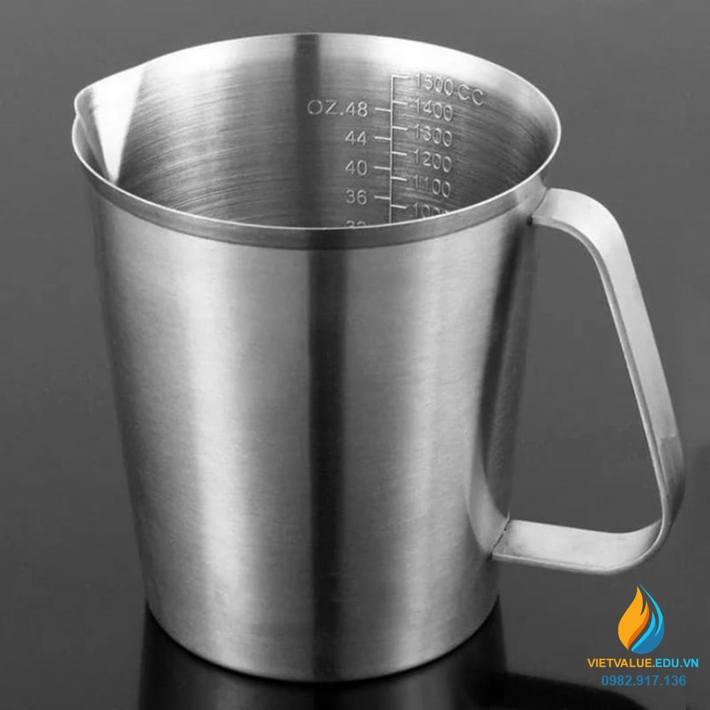 Ca inox 304 có chia vạch, có tay cầm, có mỏ, dung tích 500ml VIETVALUE