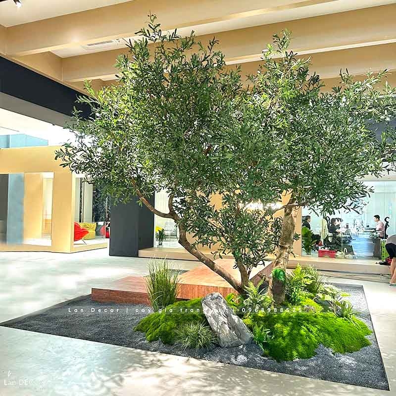 Khi décor trở thành gánh nặng: câu chuyện bảo trì cây xanh trong trung tâm thương mại