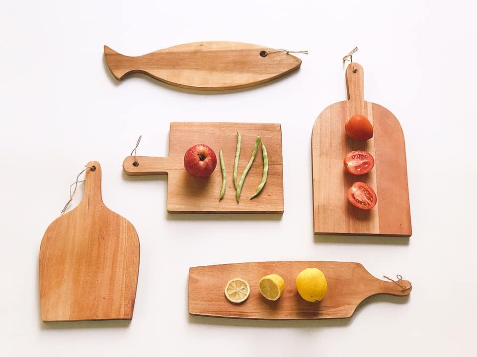 Thớt gỗ xà cừ trang trí trình bày đồ ăn - Le Petit