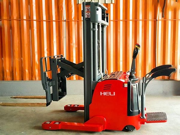 xe nâng reach truck 1.2-2 tấn