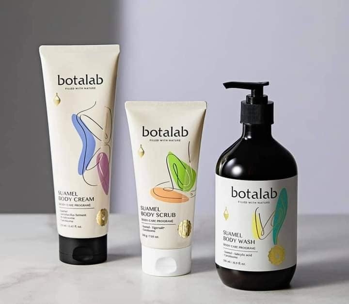 Bộ dưỡng thể gồm Sữa tắm + Tẩy tế bào chết + Kem dưỡng Botalab Suamel Body Care Set