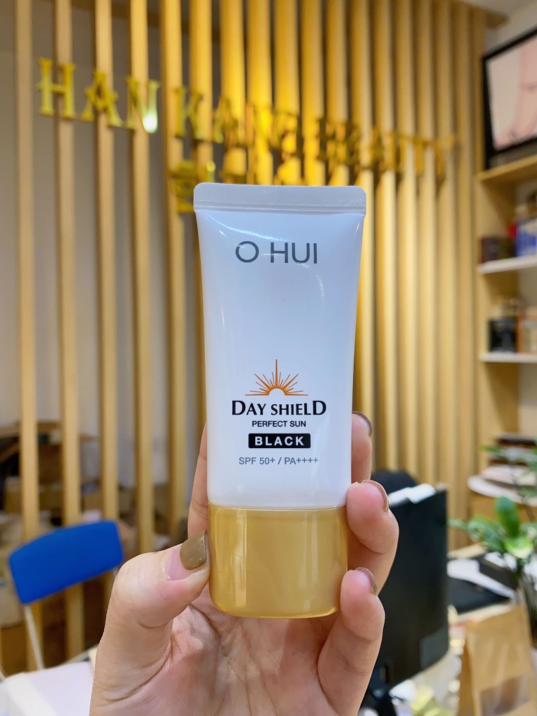 Set Kem chống nắng nâng tone Ohui Day Shield Perfect Sun Special Set Black SPF50/PA++++​​​​​​​ 