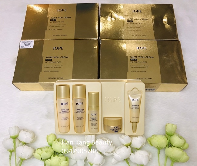 Sét kem dưỡng iope super vital cream rich vip special gift set