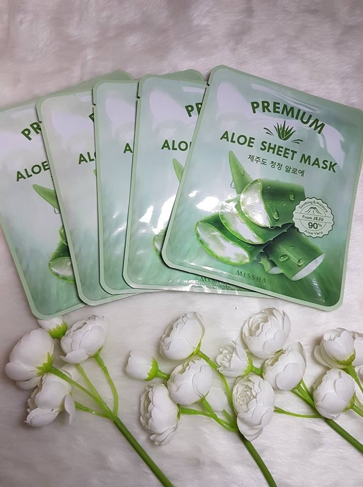 Mặt nạ Missha Premium Aloe Sheet Mask.