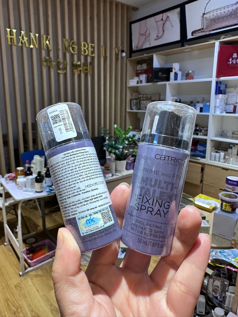 Xịt Khoá Nền Catrice Prime And Fine Multi-Talent Fixing Spray Cố Định Lớp Trang Điểm 50ml