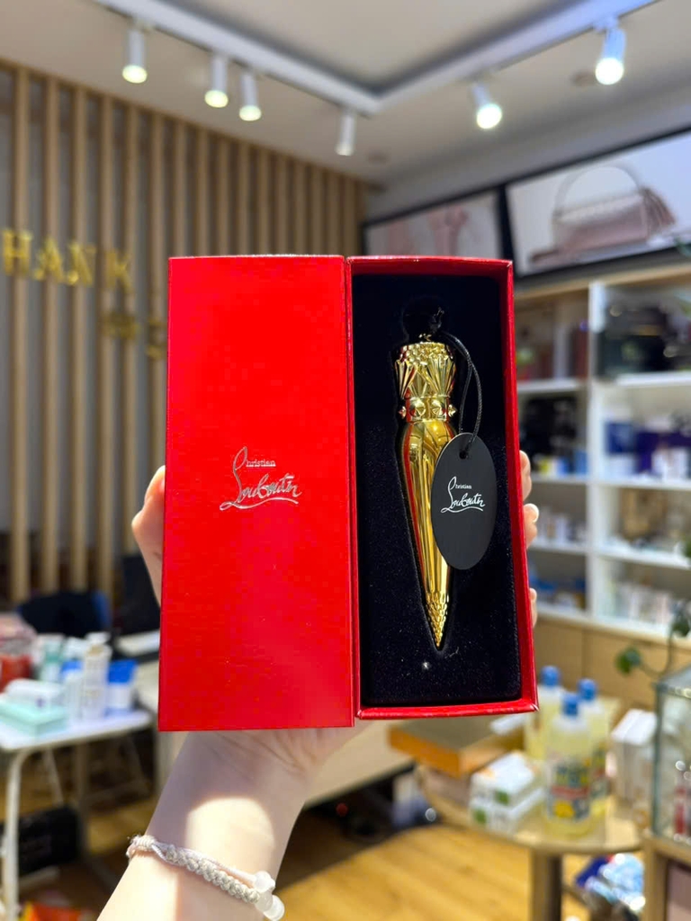 Son Siêu Lì Mịn Christian Louboutin Lipstick Sillky Satin Rouge Louboutin 001 Màu Đỏ Hồng
