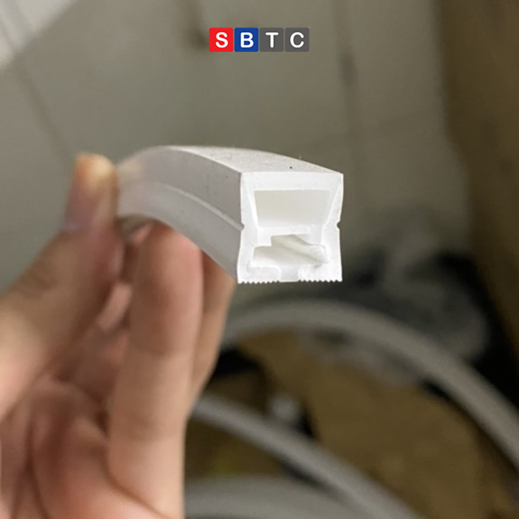 Dây nhựa dẻo 12x12mm dây silicone đinh hình LED dây, phù hợp với led 5mm, sử dụng hoàn hảo trong trang trí trần, tường