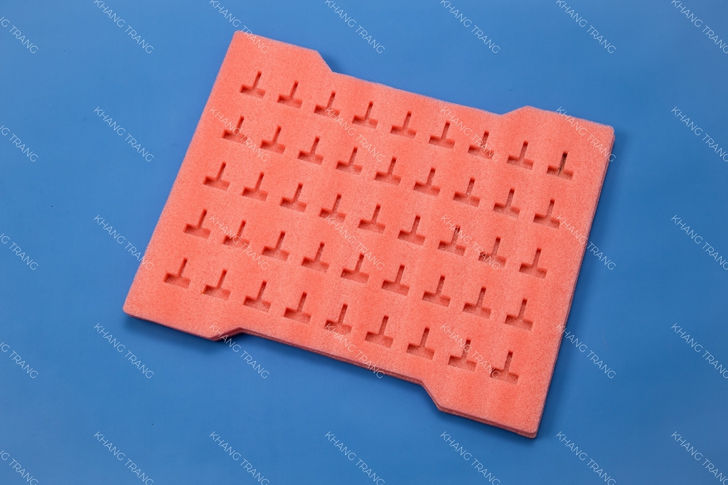 xop-pe-foam-dinh-hinh-dang-tam-mat-cat