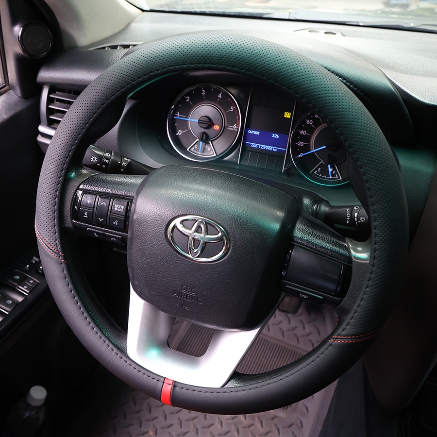 Bọc Vô Lăng CIND 1561 Size M Màu Đen Chỉ Đỏ - Nhập Khẩu Chính Hãng