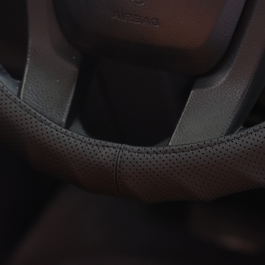 Bọc Vô Lăng CIND 8060 Size M Màu Đen - Nhập Khẩu Chính Hãng