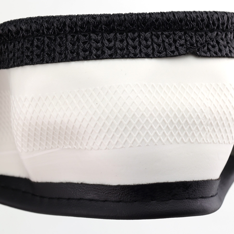 Bọc Vô Lăng D-Cut CIND E011D Size M Màu Đen Da PU Lõi TPE Chống Trượt Siêu Êm - Nhập Khẩu Chính Hãng