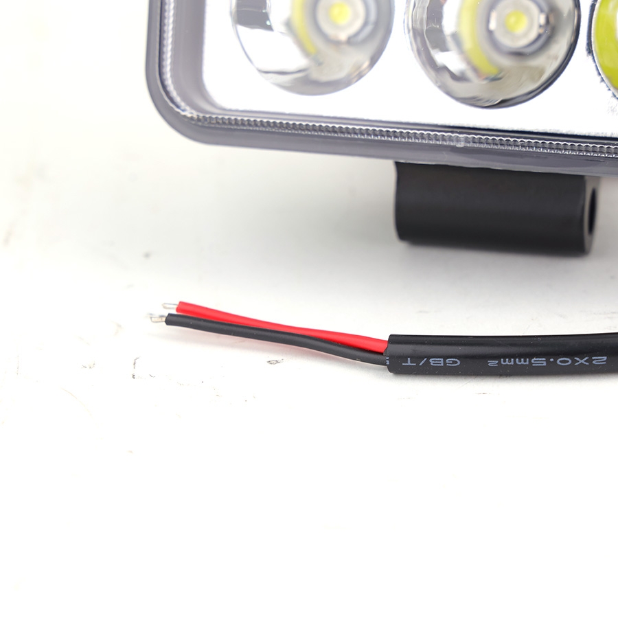 Đèn LED Trợ Sáng Bảng Chữ Nhật Viair 6 Bóng Trắng 12-30V (77x111mm)