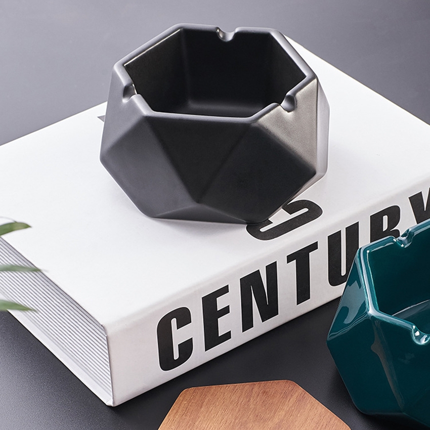 Gạt tàn thuốc lá kèm nắp gỗ (đen)