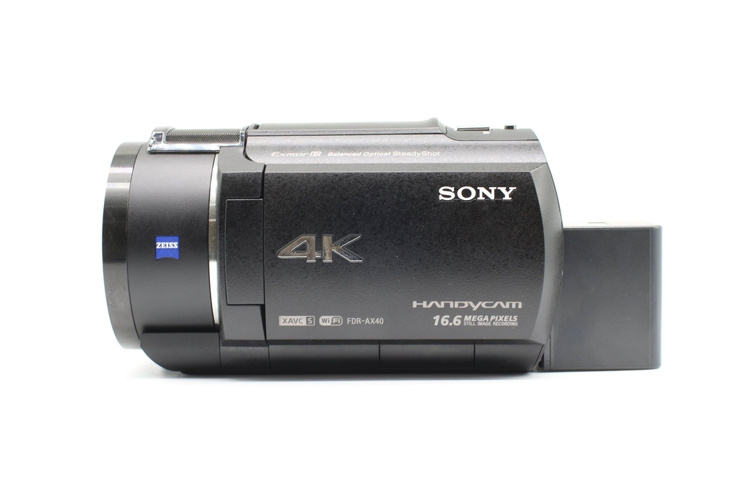 Máy Quay Sony Handycam FDR-AX40 (4K): Nếu bạn đang tìm kiếm một máy quay chuyên nghiệp với khả năng quay phim 4K, hãy thử máy quay Sony Handycam FDR-AX