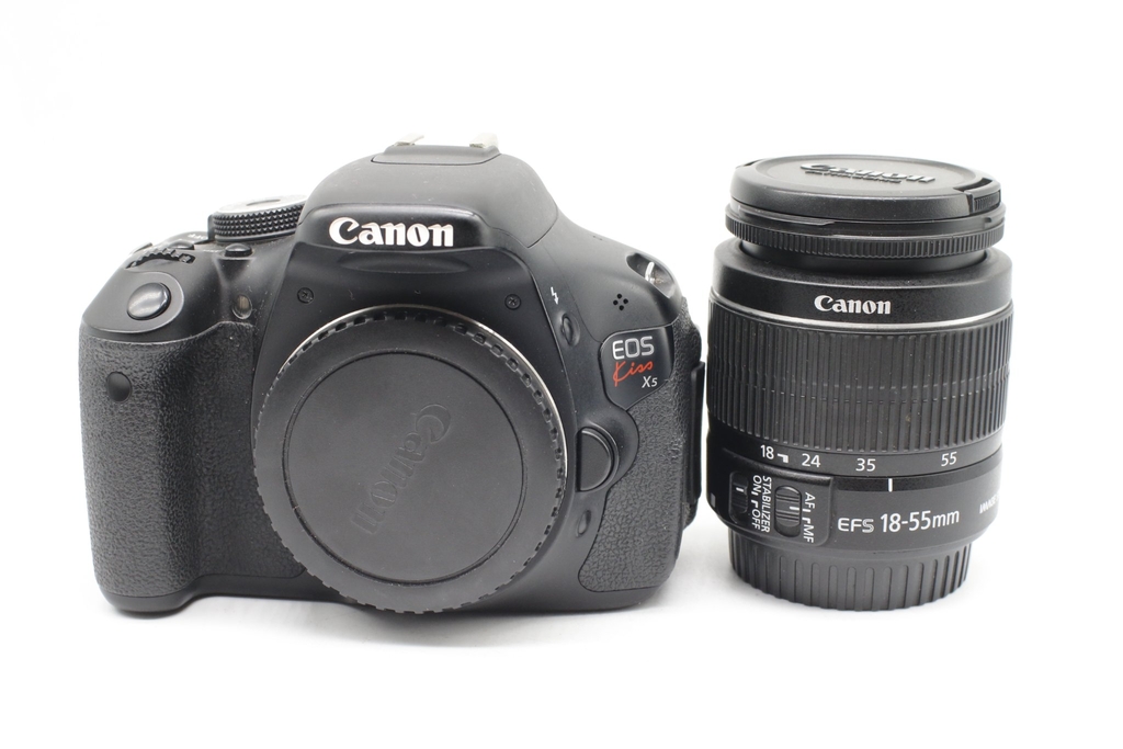 Canon Kiss X5 (EOS 600D) là một trong những sản phẩm máy ảnh tuyệt vời và được ưa chuộng nhất của Canon. Nó có độ phân giải cao, khả năng quay video Full HD và thời gian chụp liên tiếp lên đến 3,7 hình/giây. Với màn hình LCD cảm ứng thế hệ mới, bạn có thể dễ dàng điều chỉnh các cài đặt và chụp ảnh tuyệt đẹp. Hãy xem ngay hình ảnh liên quan để khám phá thêm về sản phẩm này nhé!