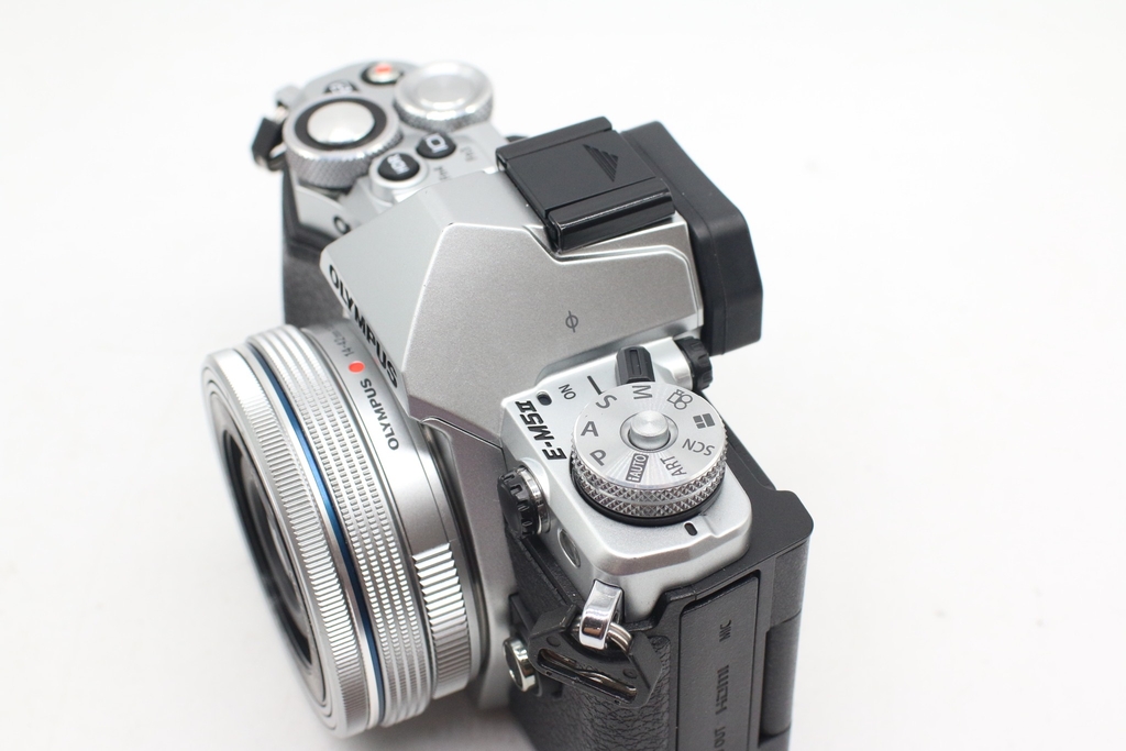 Olympus Om-d E-m5 Mark Iii Cuerpo Negro Con Kit De Lentes M. | Meses