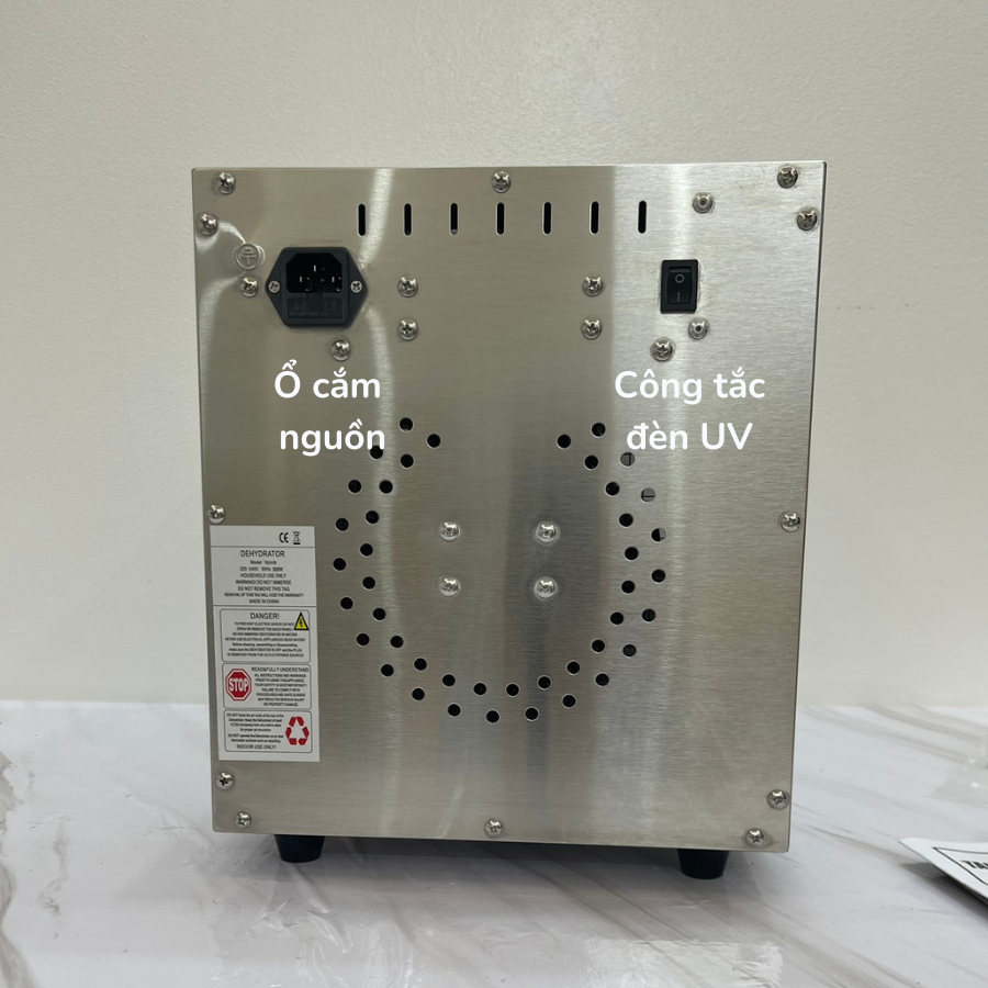 Máy sấy thực phẩm TAKAI PRO có đèn UV diệt khuẩn TKUV-08 Công nghệ Nhật Bản