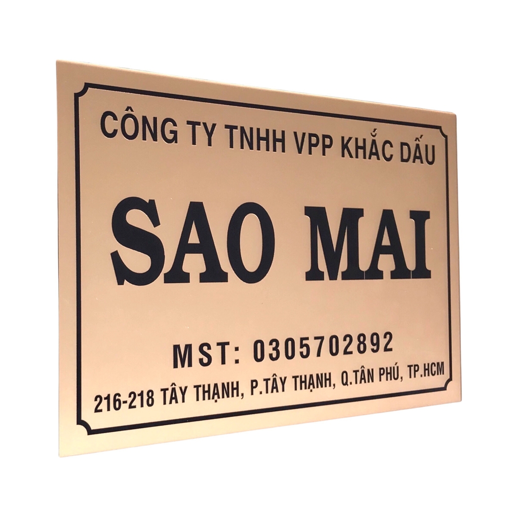Bảng công ty mica 40x30cm nền đồng chữ đen