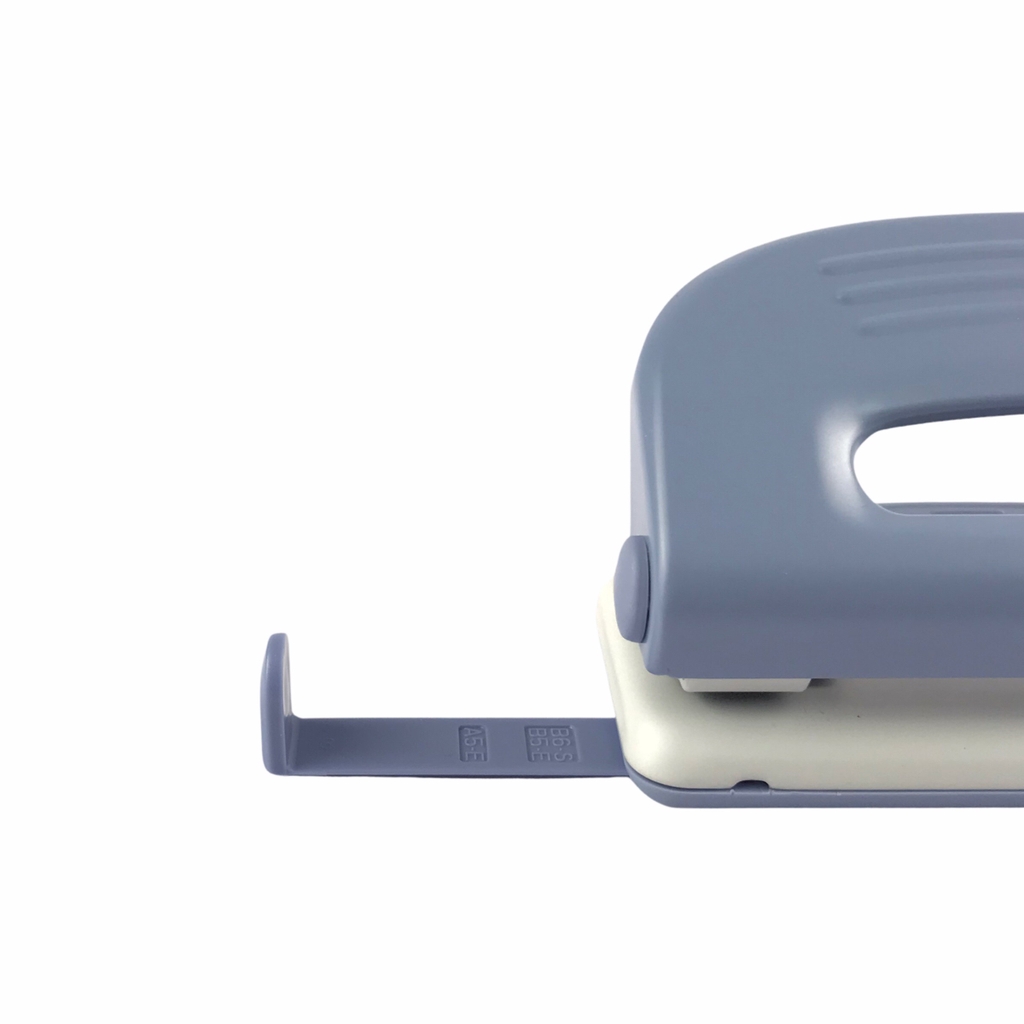 Bấm 2 lỗ Deli 0118 10 tờ (12/96)