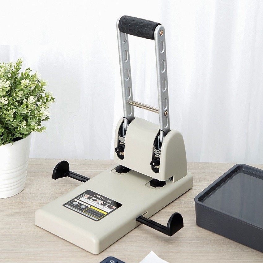 Bấm 2 lỗ Deli 0130 100 tờ