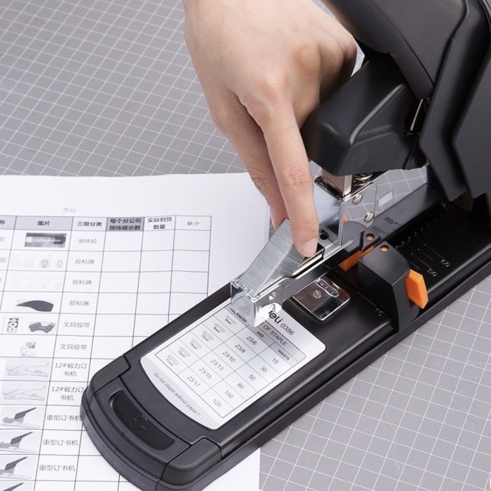 Bấm kim đại Deli 0386 120 tờ