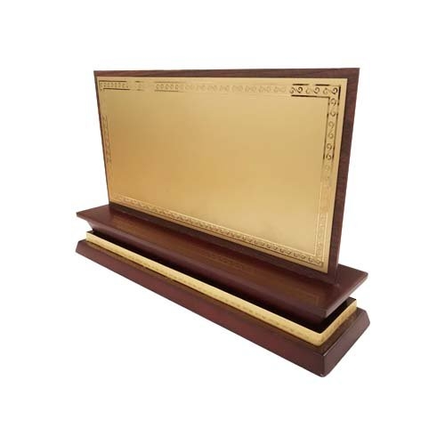 Bảng chức danh đế gỗ hoa văn DG07-D 330x60mm mặt inox không nội dung 294x140mm