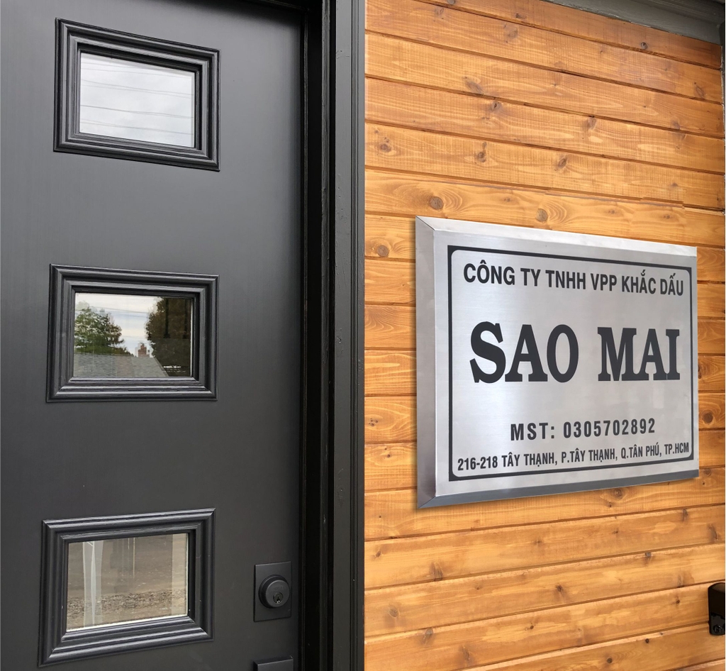 Bảng công ty inox ăn mòn có chân 40x30cm nền trắng xước chữ đen