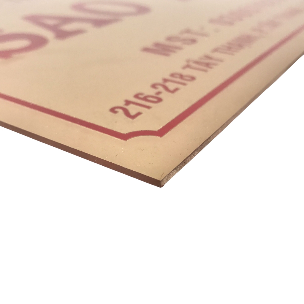 Bảng công ty mica 40x30cm nền đồng chữ đỏ