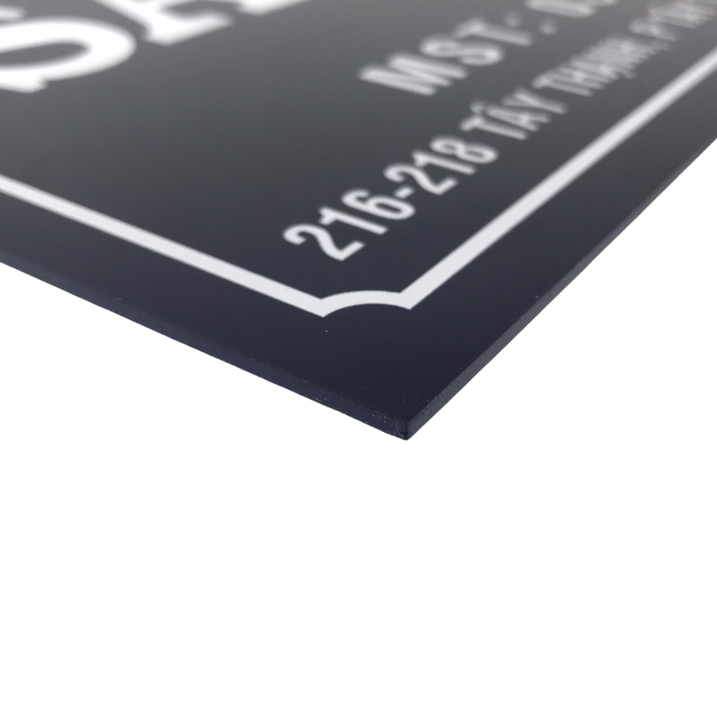 Bảng công ty mica 40x30cm nền xanh dương chữ trắng