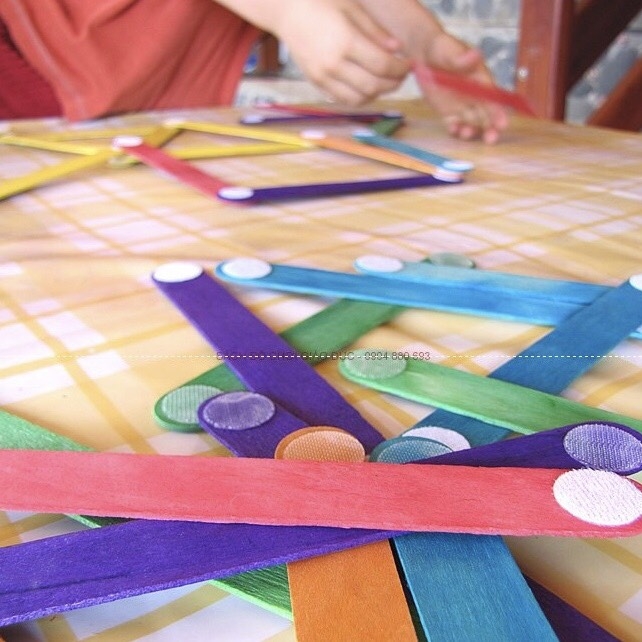 Băng keo gai chấm tròn