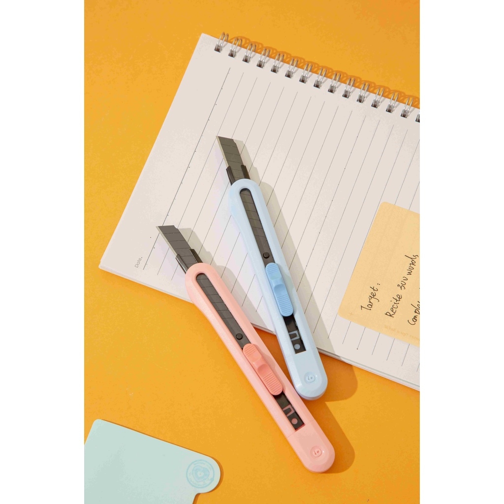 Dao rọc giấy Deli D063 9mm (24/288)