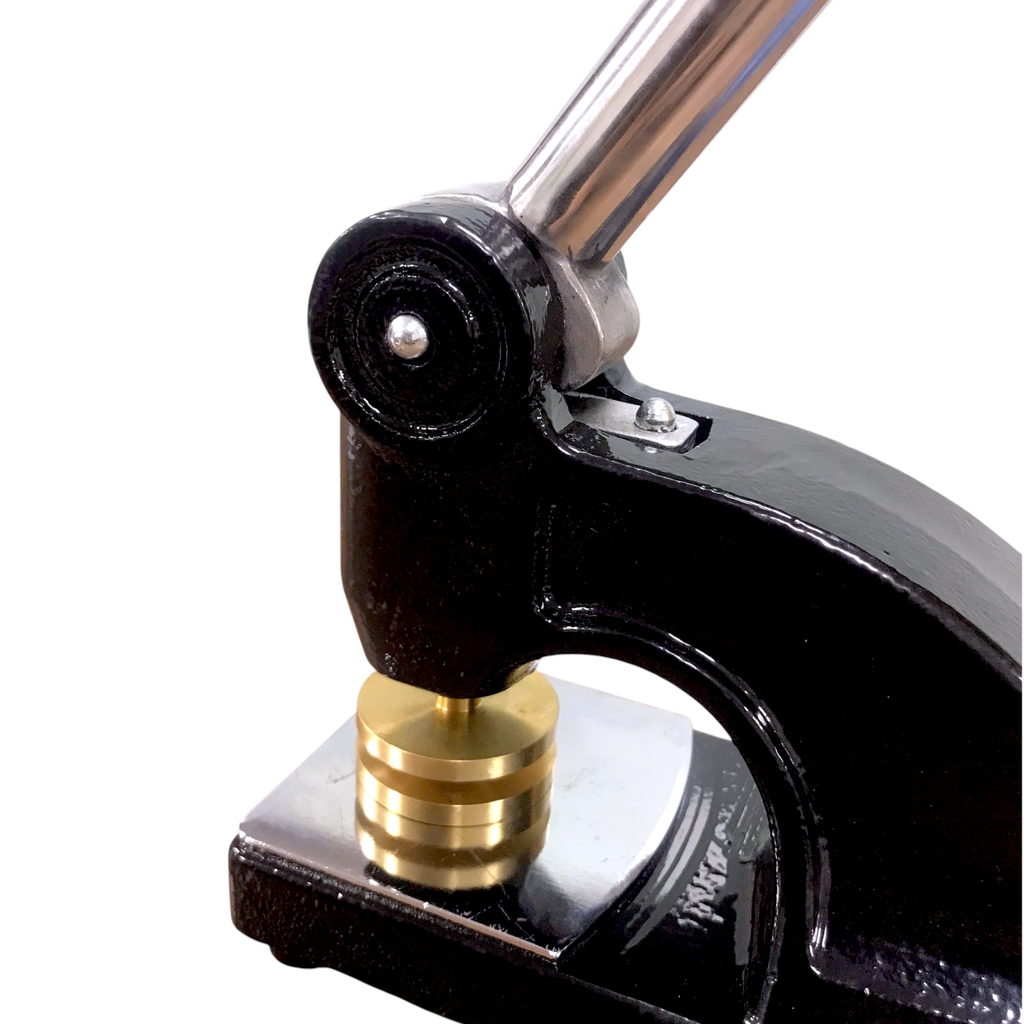 Dấu dập nổi màu đen