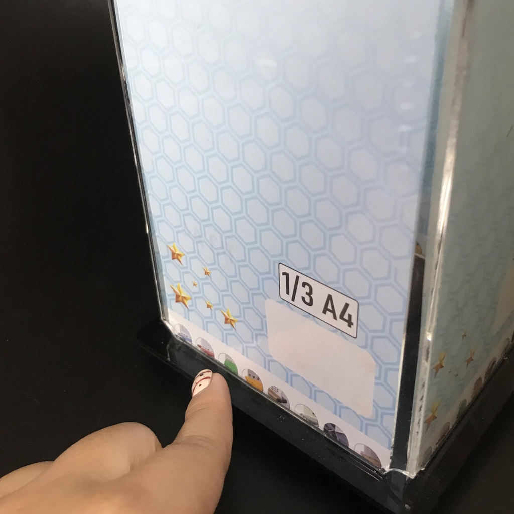 Kệ mica 4 mặt Enter E24B 100x210mm đế xoay (10)