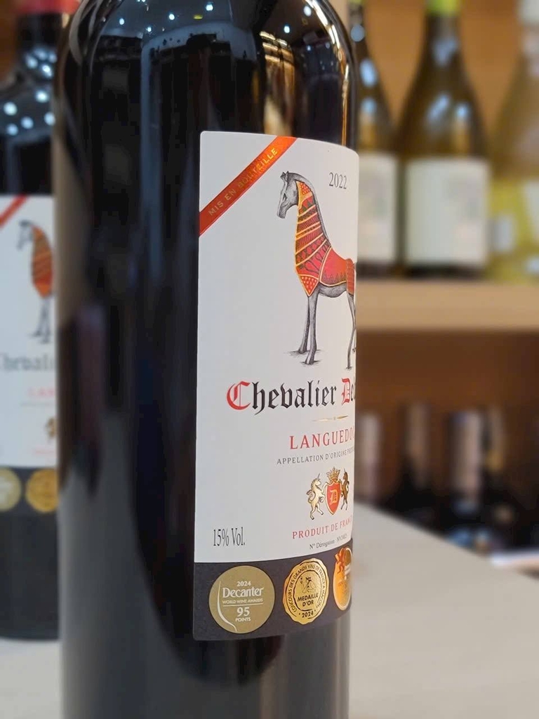 Hộp 2 chai : Rượu vang Chevalier Delaude Languedoc.
