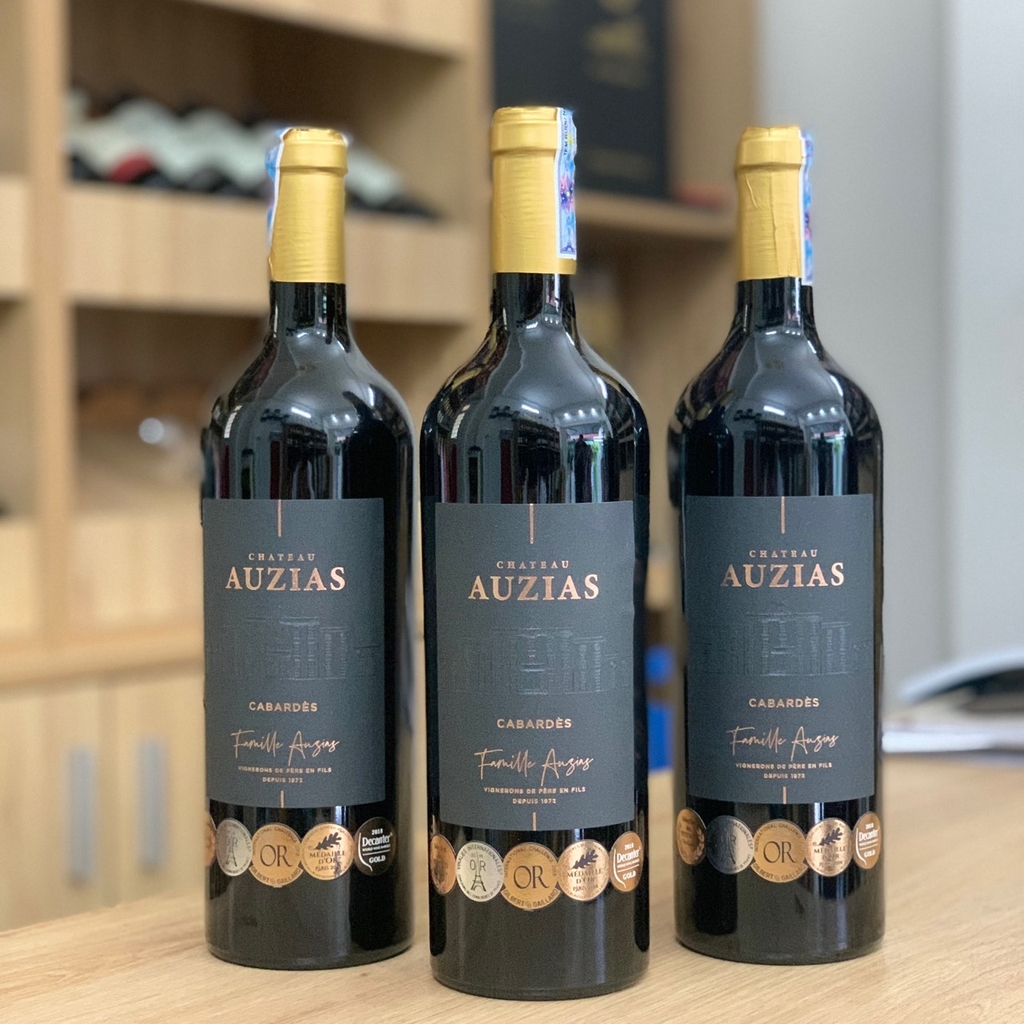 Rượu vang Chateau Auzias Cabardes 2017.