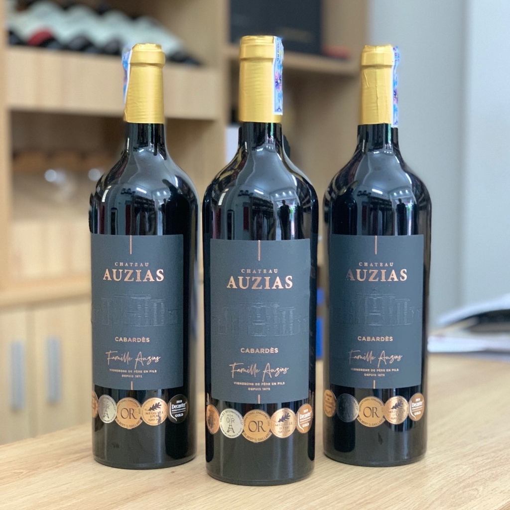 Rượu vang Chateau Auzias Cabardes 2017.