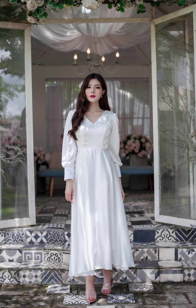 VÁY CHÀO BÀN CỔ V SATIN NHẸ NHÀNG-DT059 - VÁY CƯỚI CAO CẤP LINH NGA BRIDAL