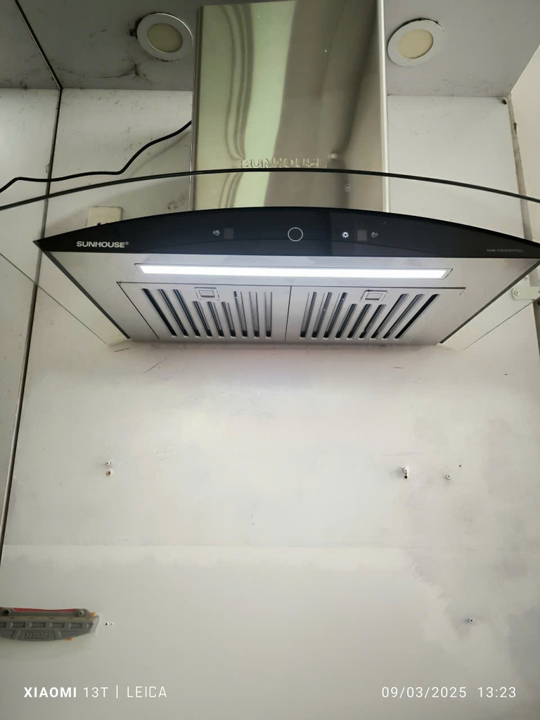 Máy Hút Mùi Sunhouse SHB5HM-9999Pro