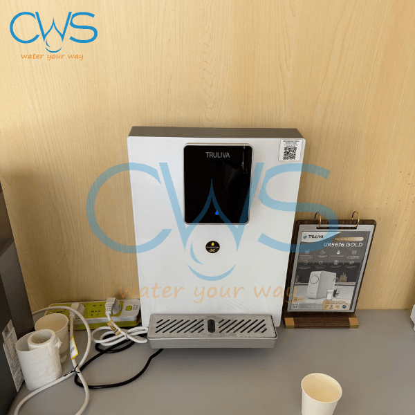 Ảnh Thực Tế Máy Nóng Lạnh Treo Tường Truliva W6412 Trưng Bày Tại Showroom